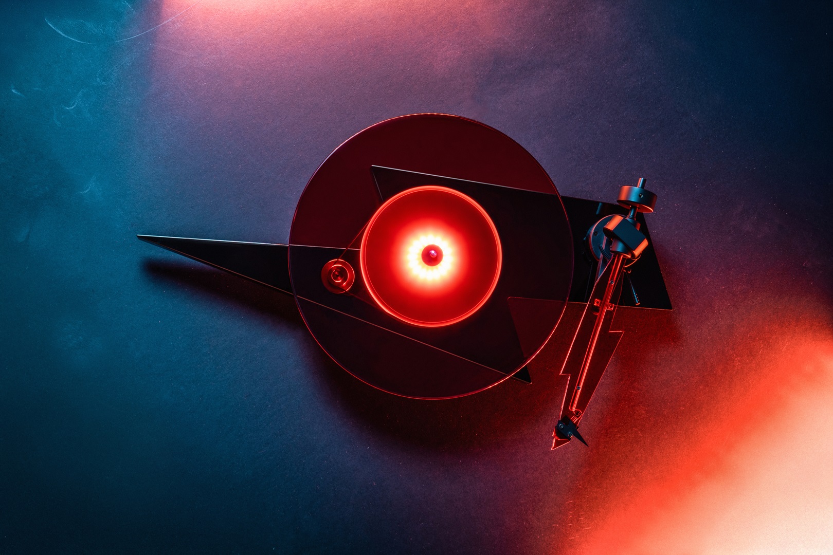 Acdc Turntable Lifestyle 2