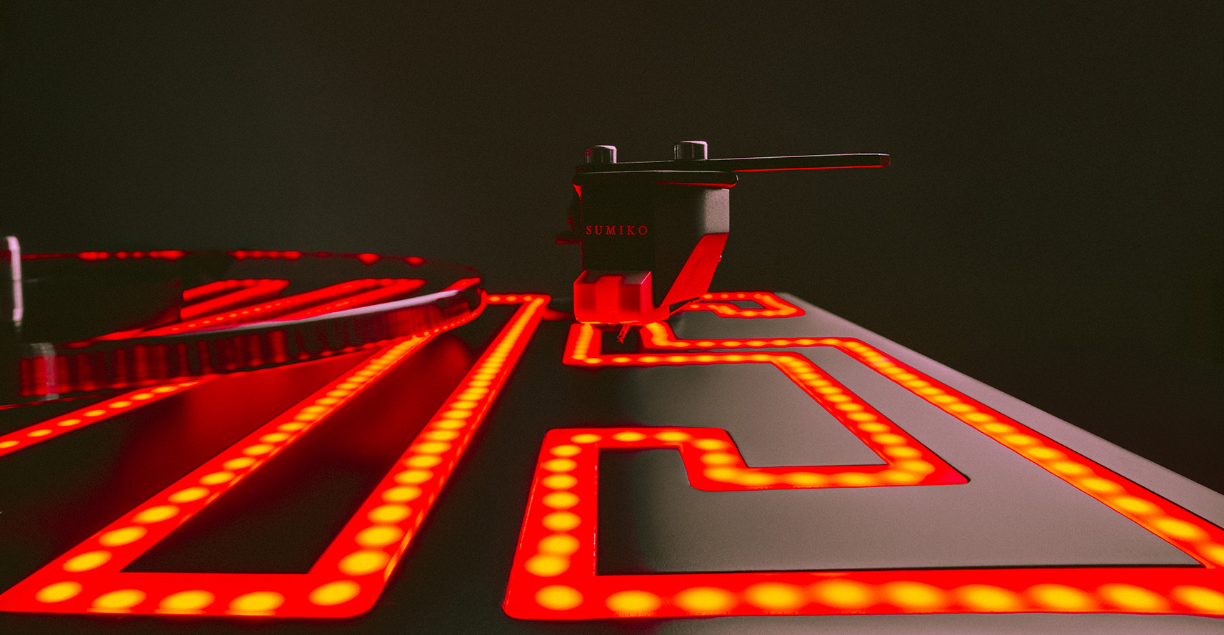 Elvis turntable web 7