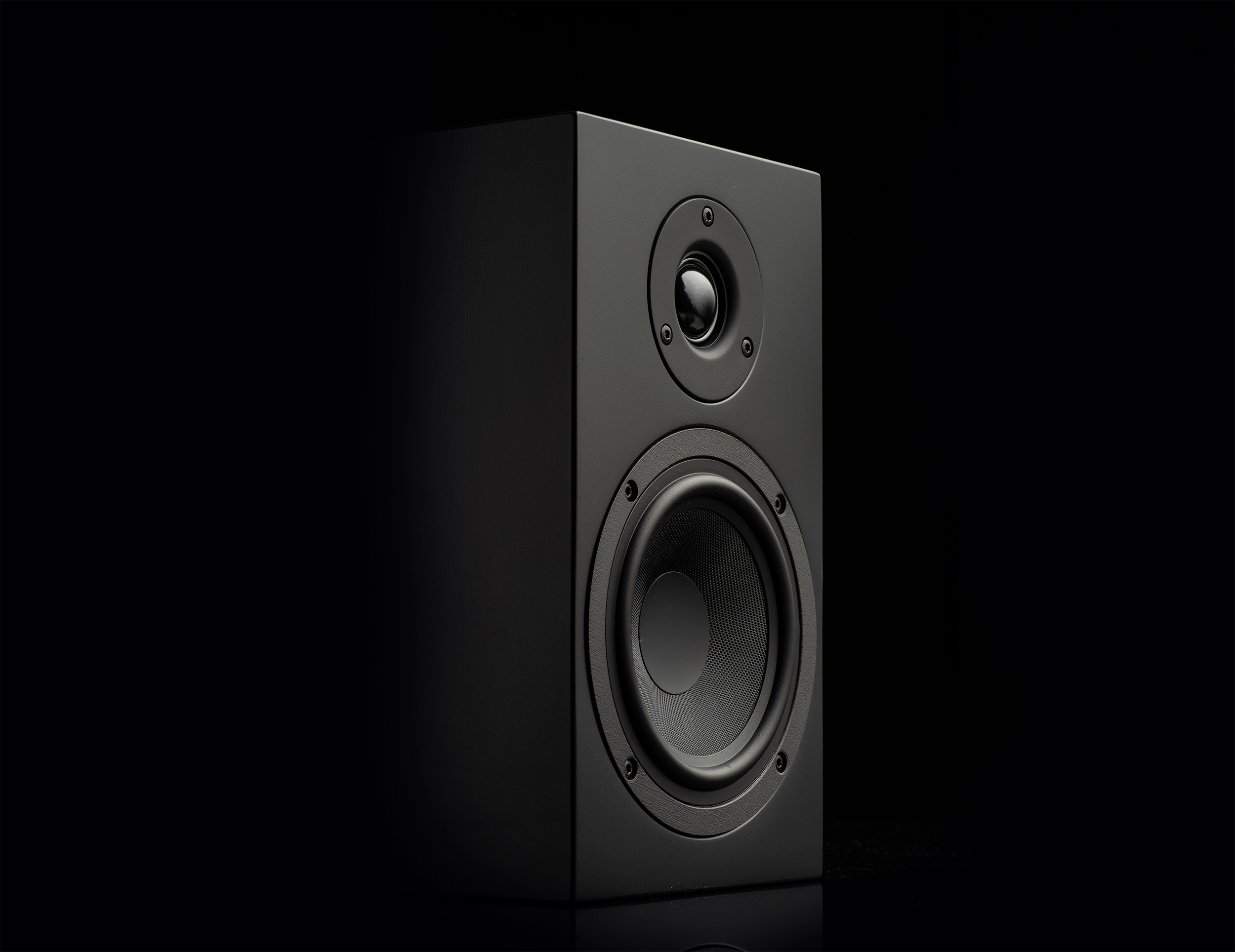 Sb5 Satin Black Speaker Black standing in the dark
